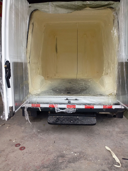 聚氨酯冷藏車(chē)保溫噴涂(圖1) 聚氨酯冷藏車(chē)保溫噴涂(圖1)