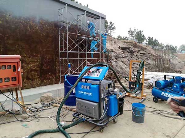 聚脲噴涂機(jī)2大分類6種規(guī)格型號(hào)(圖2) JNJX-H5600(T)型號(hào)文化墻防腐、防水聚脲噴涂施工